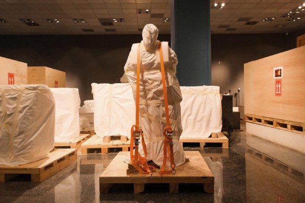 Müzenin taşınma şeklini görenler hayranlık duydu!